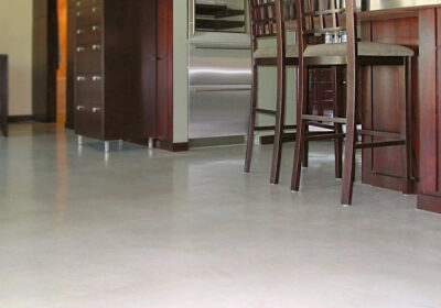 The-Luxury-of-Modern-Living-Microcement-Floors-for-High-End-Homes-in-the-Hamptons