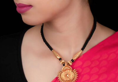 Top-5-Reasons-to-Buy-a-Nagara-Lakshmi-Silver-Necklace-from-Maayakriya