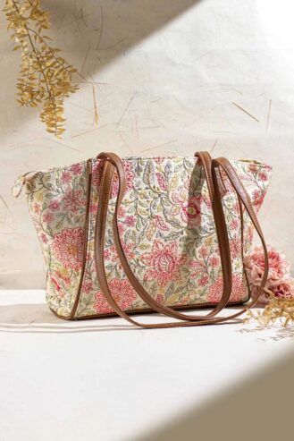 Where to Buy Stylish Tote Bags Online in India – 2025 Edition