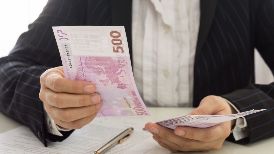 Tarvitsetko nopeaa vakuudellista lainaa pienyrityksellesi tai suuryrityksellesi?