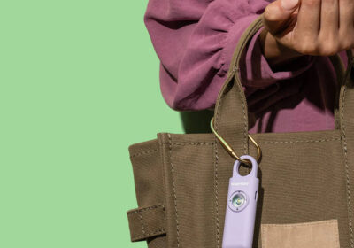 Whats-Inside-Your-Bag-7-Essentials-Every-Woman-Should-Carry