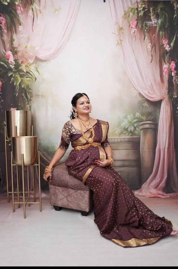 How to Choose the Perfect Gold Lace Mysore Silk Saree for Your Special Occasion