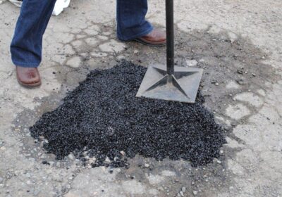 homeguide-asphalt-driveway-pothole-patching-with-hot-patch-asphalt