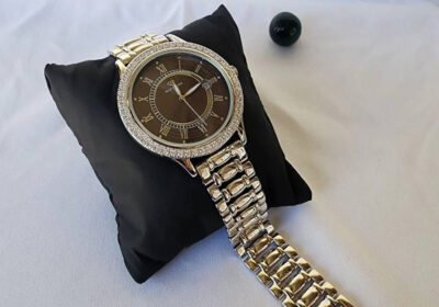 Top-7-Reasons-to-Buy-Silver-Watches-for-Women-Online-from-Maayakriya
