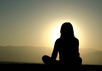 silhouette-of-a-wondering-woman