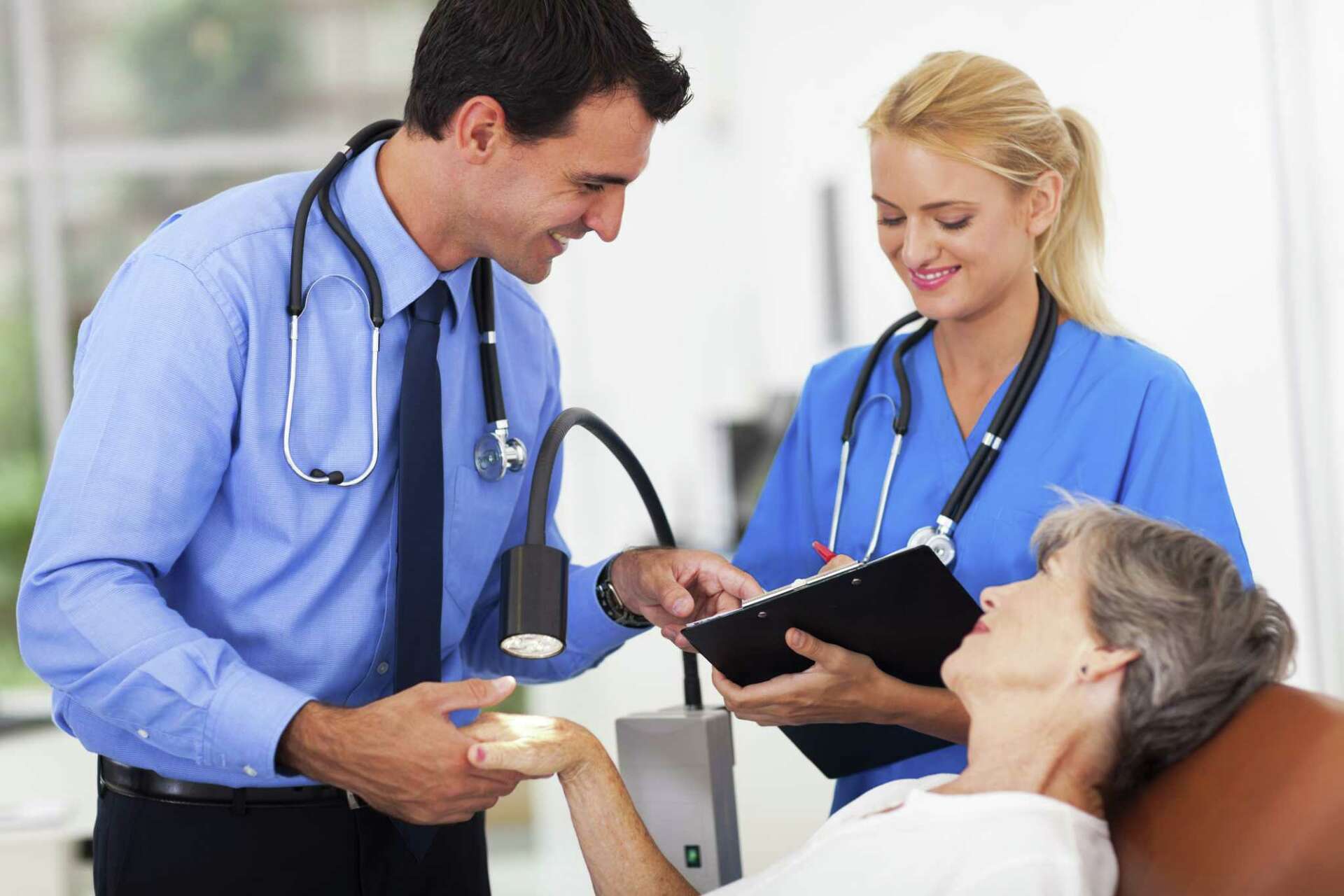 Find the nearest doctors