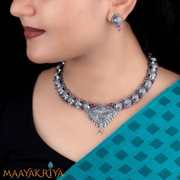 Why Indian Women Prefer to Buy Silver Temple Jewellery Online in 2025