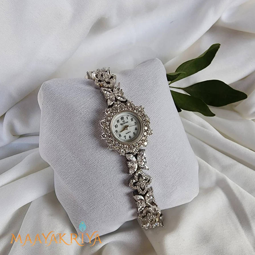 10 Elegant Reasons to Buy Silver Watches for Women Online in India